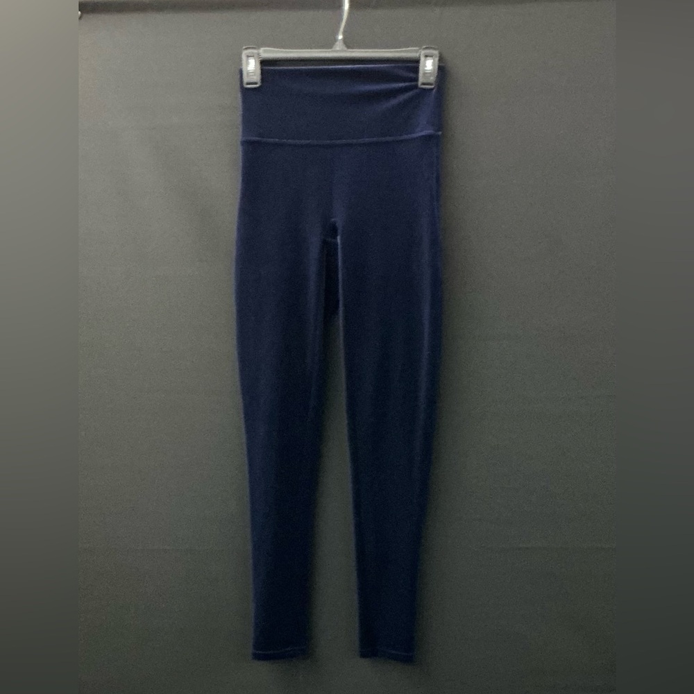 Spanx Velvet High-Waisted Leggings in Navy – Sz M